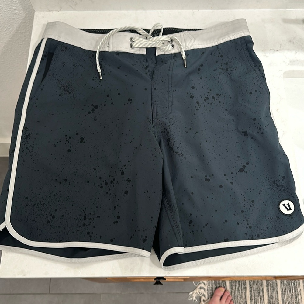 Vuori cruise board short